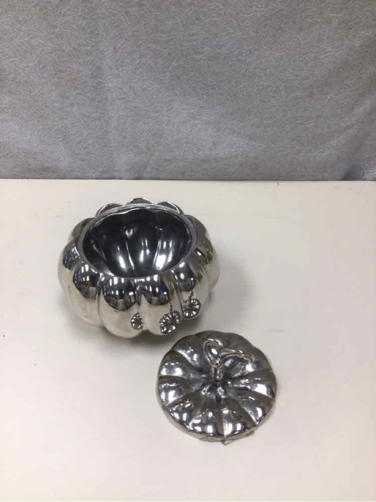 SILVER PUMPKIN W/LID
