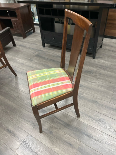 CHERRY PEDESTAL ROUND TABLE W/4 CHAIRS
