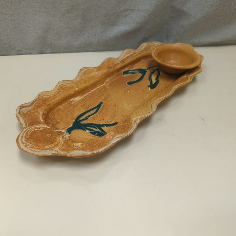 TAN CERAMIC DISH W/BOWL