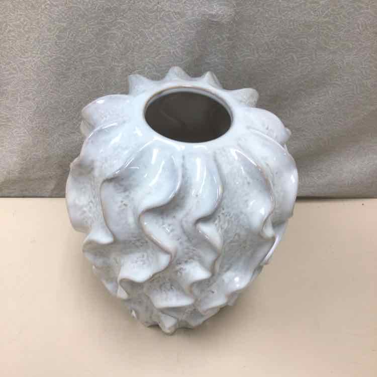 WAVY TEXTURE TALL VASE