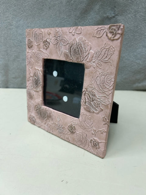 PINK FLORAL CERAMIC FRAME