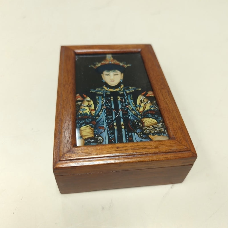 ASIAN WOMAN WOOD LIDDED BOX