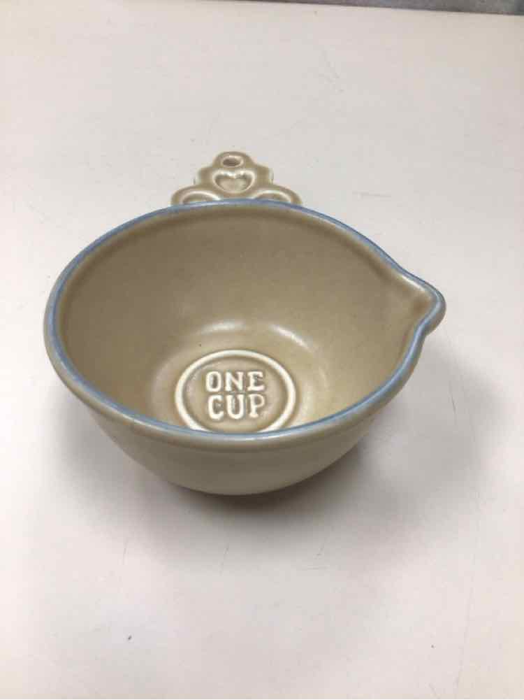 VINTAGE CERAMIC ONE CUP MEASURING CUP