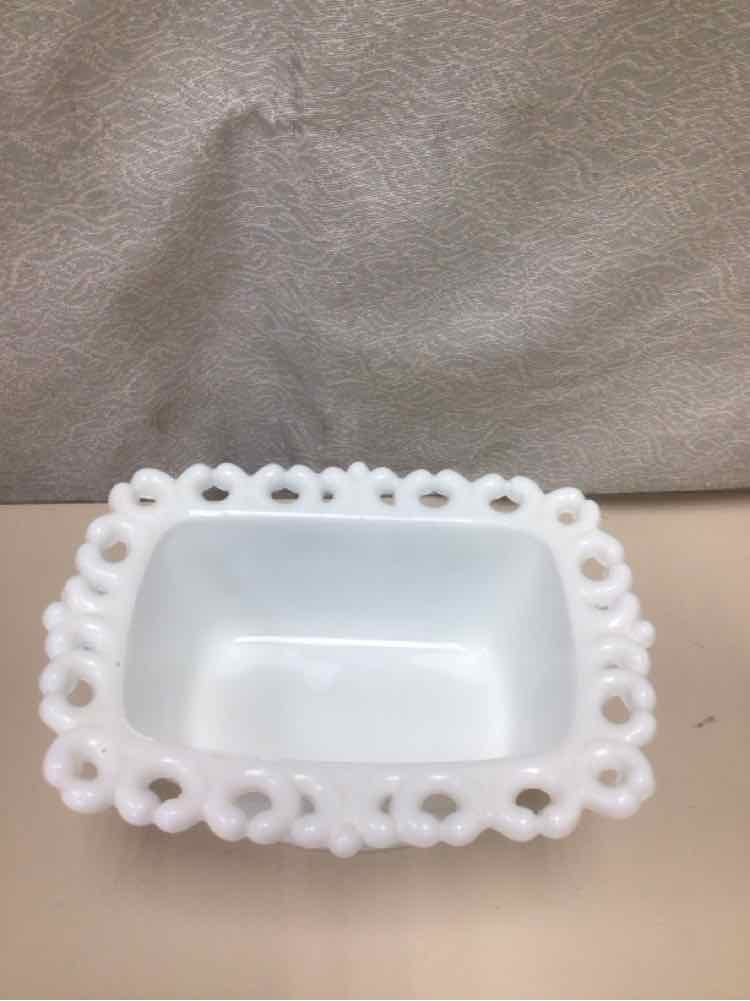 VINTAGE GLASS PEDESTAL BOWL