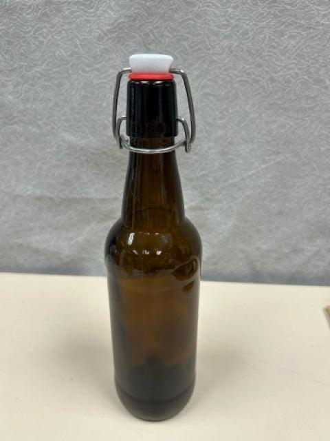 BROWN BOTTLE W/STOPPER