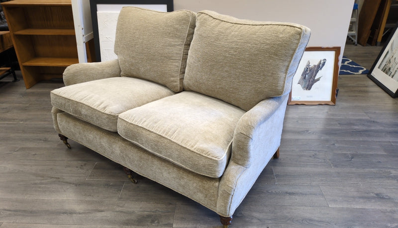 CREAM LOVESEAT W/WHEELS