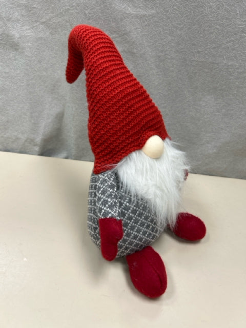 RED GRAY FURRY HAT GNOME