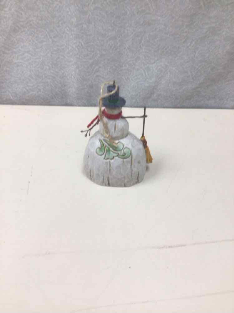 MINI CARVED WHITE SNOWMAN