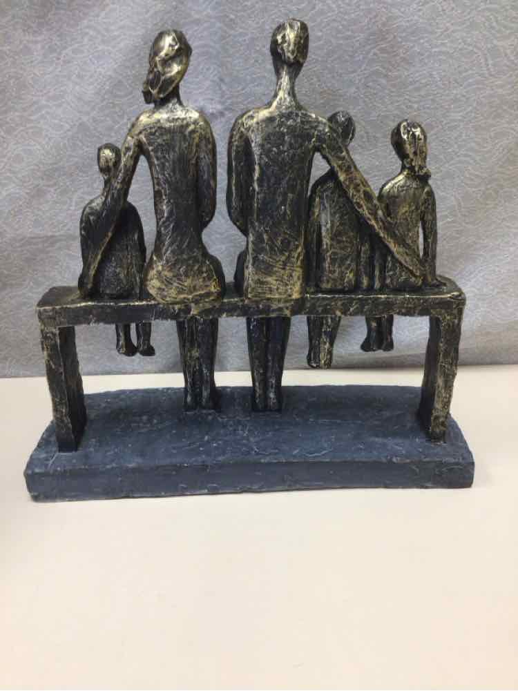 FAMILY ON BENCH
