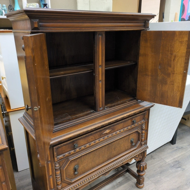 VINTAGE HARD WOOD CABINET