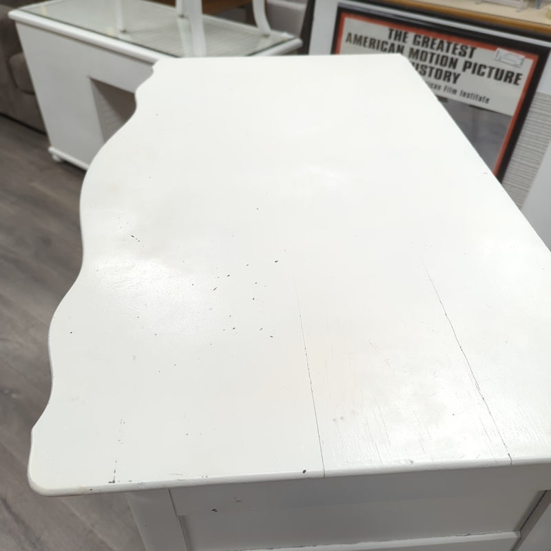 VINTAGE 5-DRAWER DRESSER W/CABINET