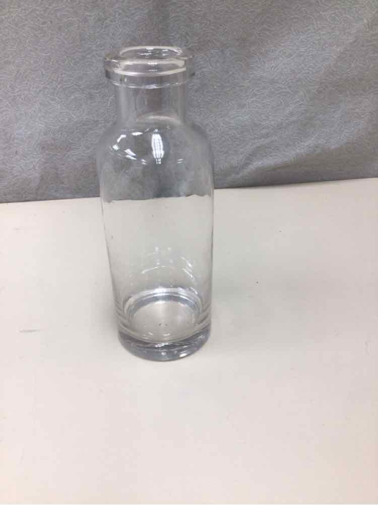 CLEAR GLASS DECANTER