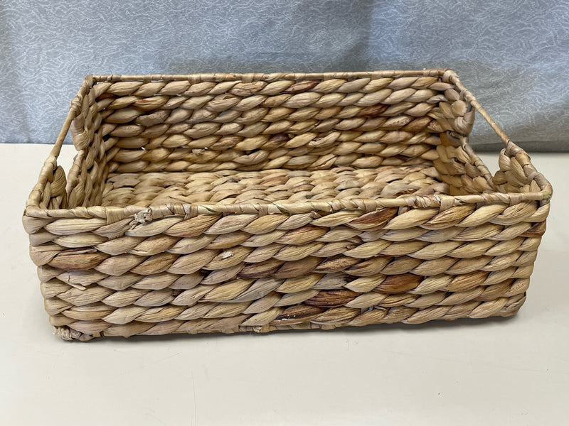 WOVEN BLONDE BASKET