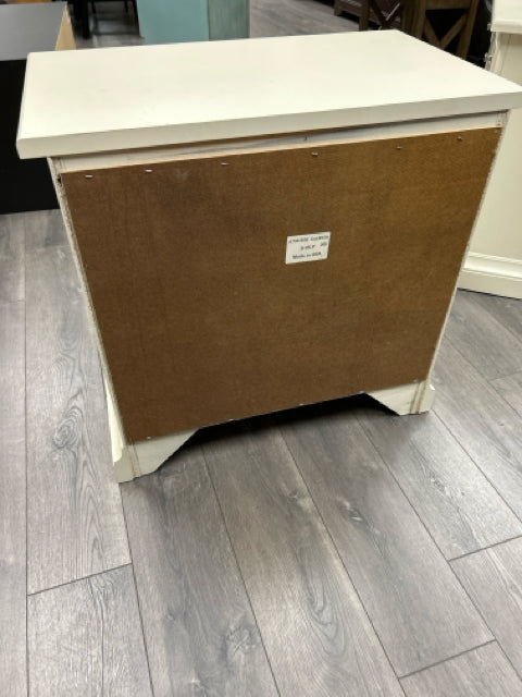 WHITE NIGHTSTAND W/DRAWER & CABINET