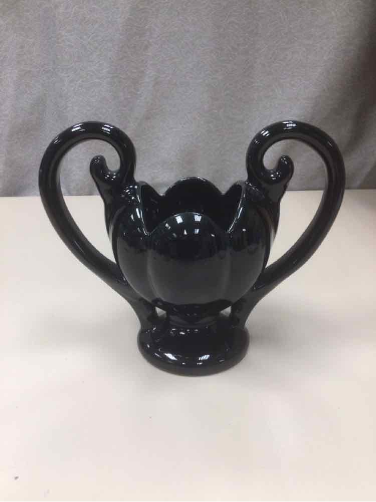 SHINY BLACK VASE W/HANDLES