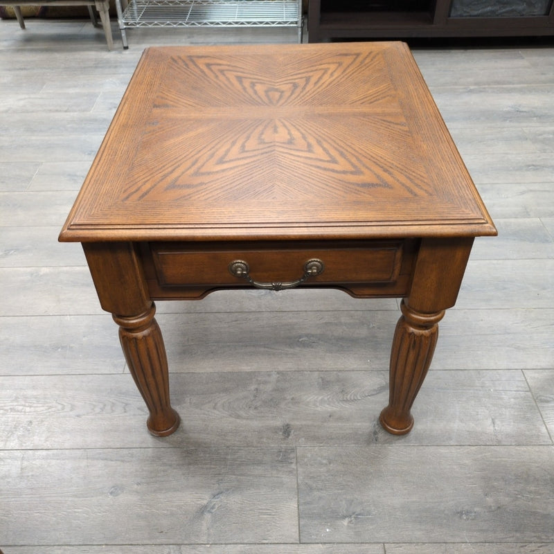 OAK 1-DRAWER END TABLE