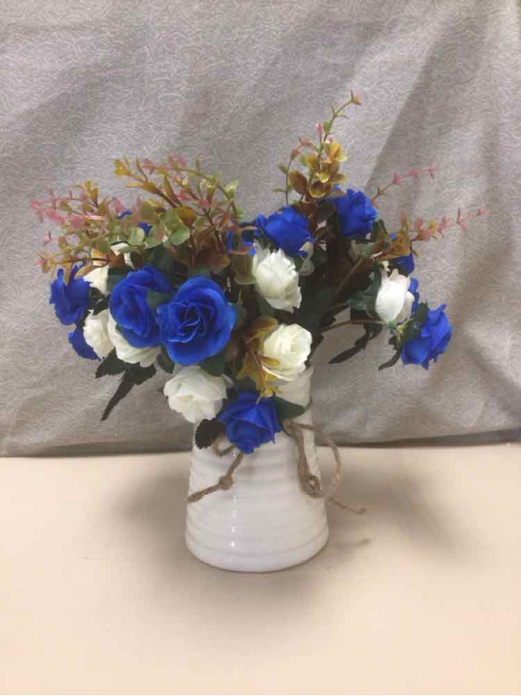 BLUE WHITE FLORAL ARNG