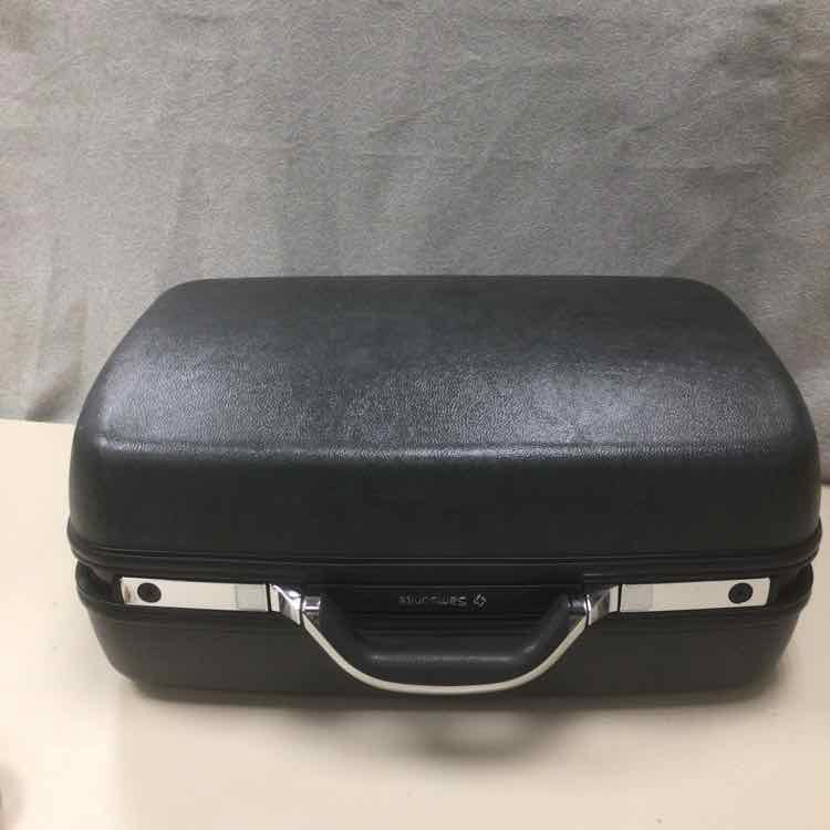 SAMSONITE GREY SUITCASE