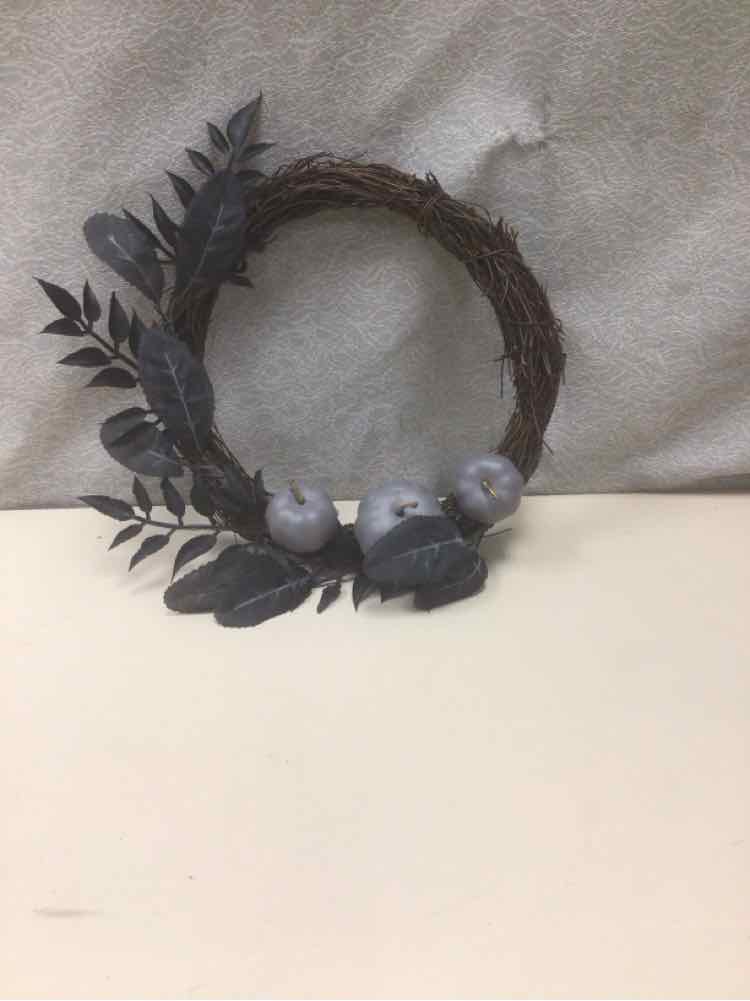 GREY BLACK THEME SM WREATH