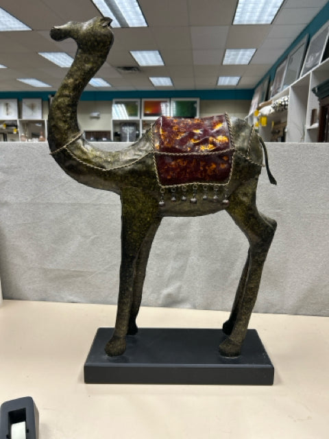 BROWN METAL CAMEL ON STAND