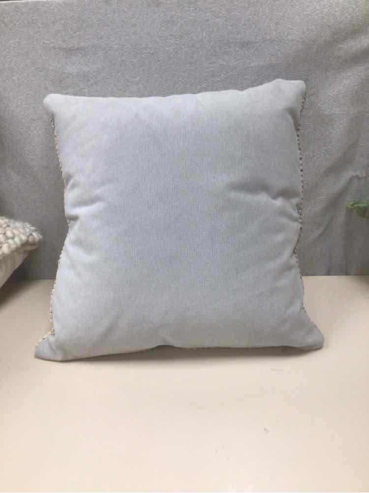 TEXTURED DECORATIVE THROW PILLOW
