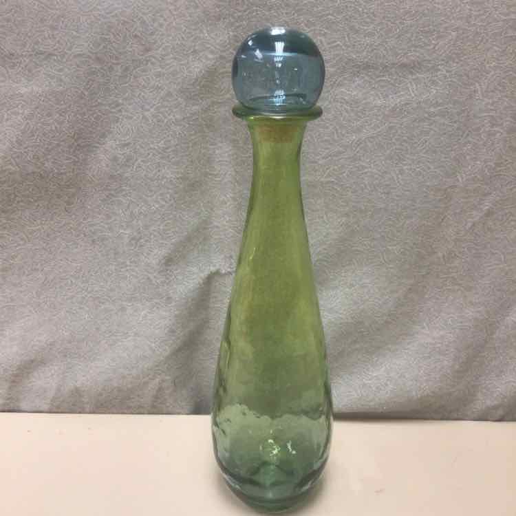 GREEN GRADIENT VASE W/STOPPER