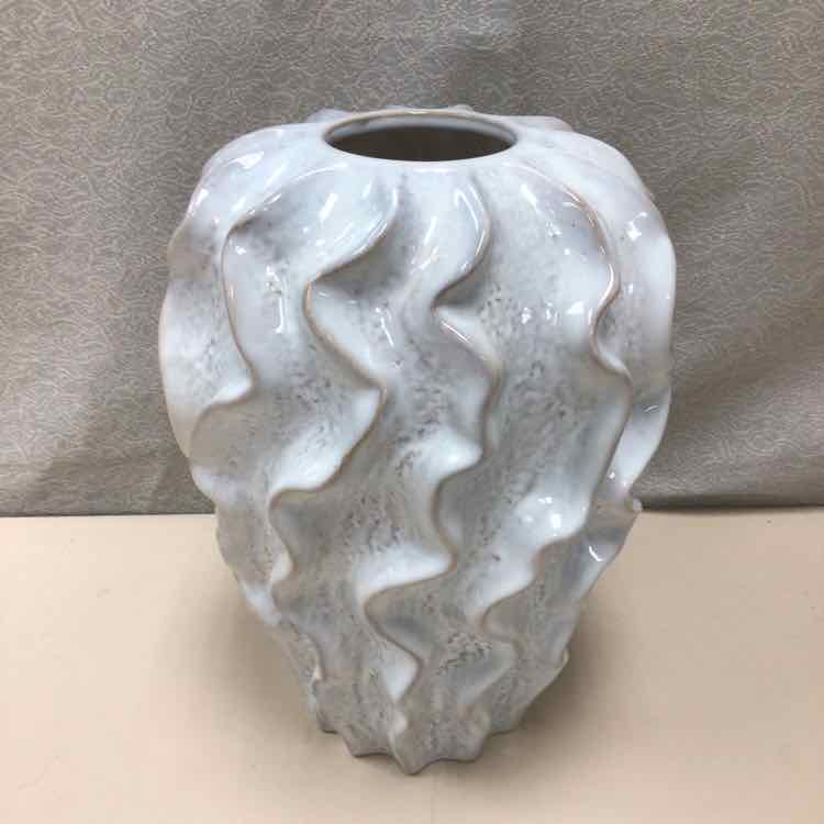 WAVY TEXTURE TALL VASE