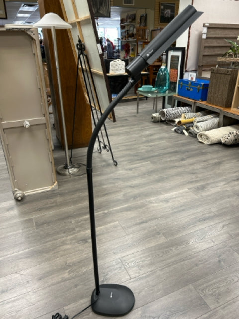 BLACK FLOOR STANDING LAMP