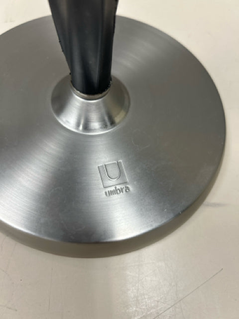 SILVER PAPER TOWEL HOLDER