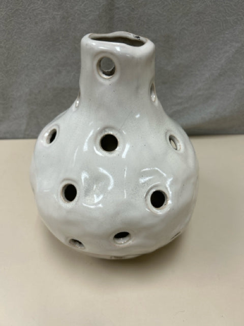 CREAM MULTI HOLE CERAMIC VASE