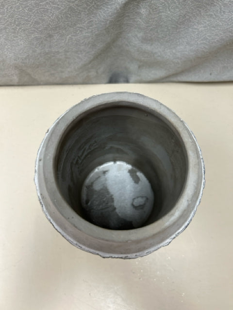 GREY WHITE CERAMIC PLANTER