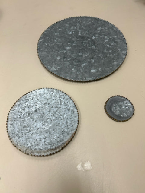 3 HAMMERED METAL TRAYS