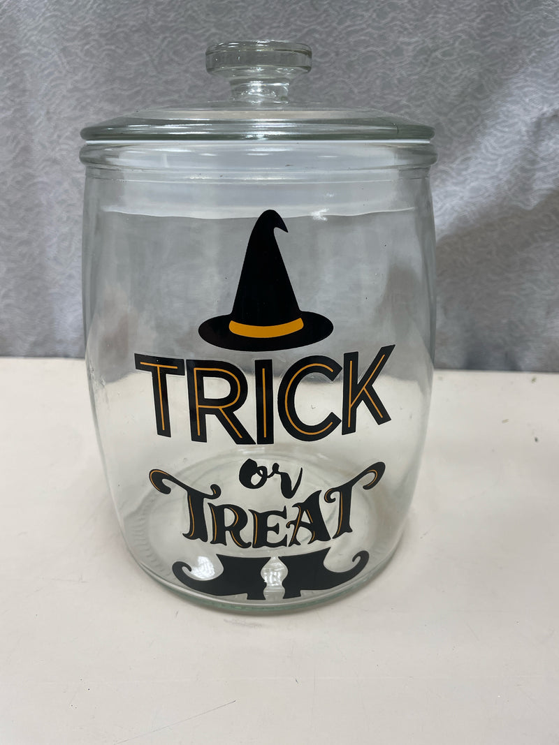 TRICK OR TREAT GLASS JAR