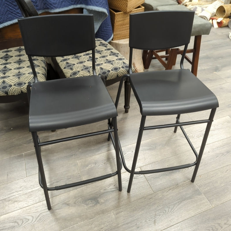 2 25" TALL BLACK BAR STOOLS