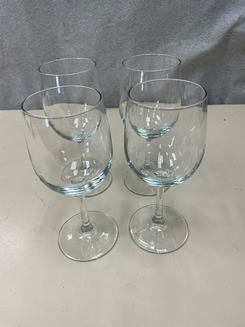 4 CLEAR WINE GLASSES