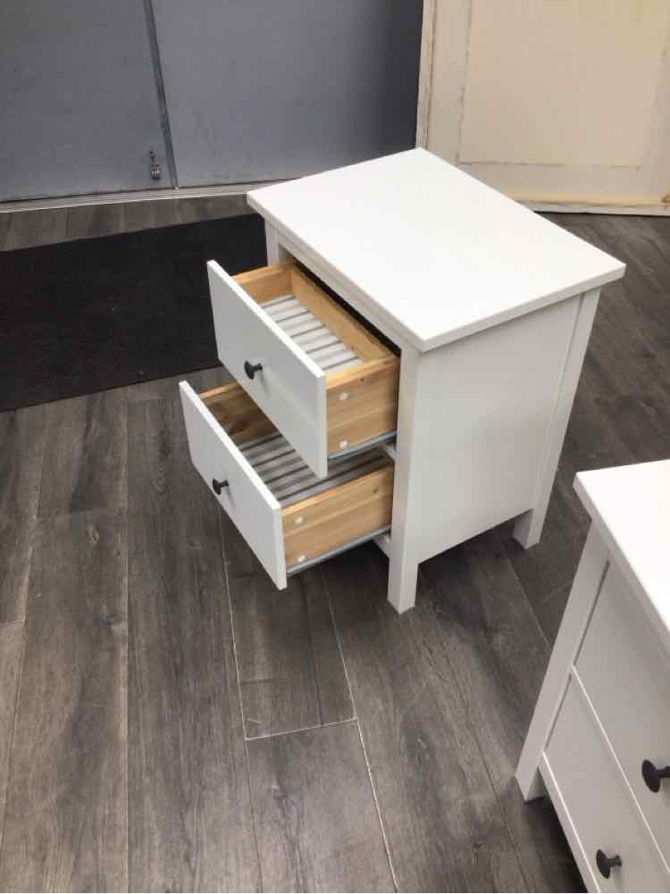 WHITE LAMINATE 2-DRAWER NIGHTSTAND