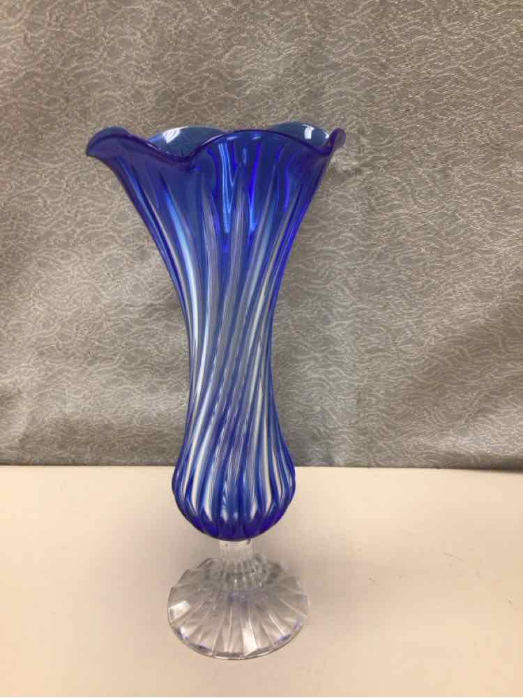 TWISTY BLUE GLASS VASE