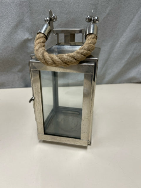 SILVER METAL LANTERN W/ROPE