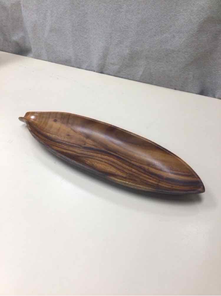 WOOD LEAF-SHAPE TRAY