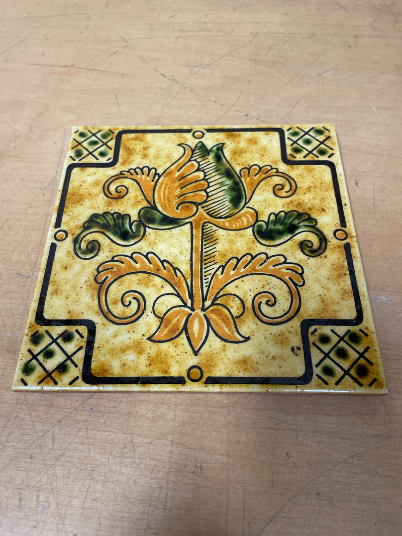 TAN GREEN DESIGN CERAMIC TRIVET