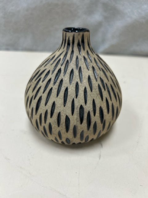 GREY BLACK CERAMIC VASE