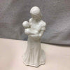 CREAM MOTHER/CHILD STATUE