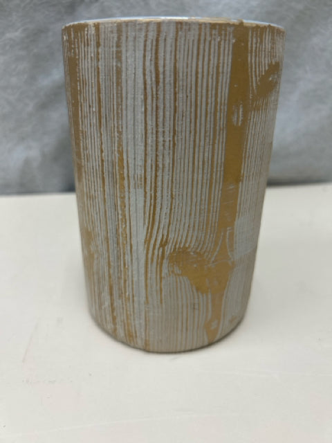 GOLD WHITE CERAMIC VASE