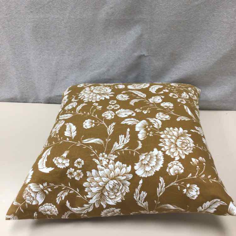 BROWN WHITE FLORAL PILLOW