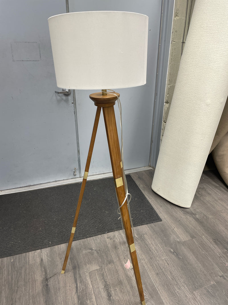 TRIPOD FLOOR LAMP W/TAN SHADE