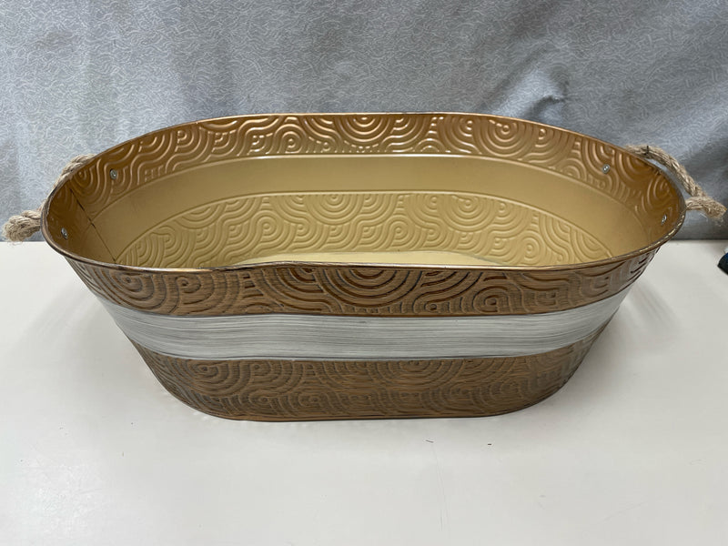 BRONZE METAL BUCKET W/ROPE