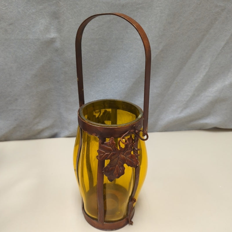 AMBER GLASS LANTERN W/CERAMIC