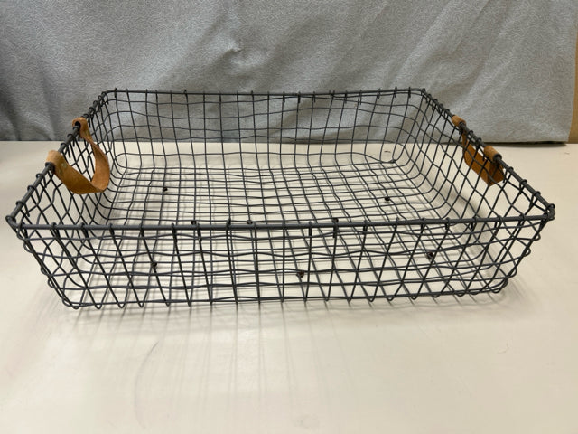 LARGE WIRE/LEATHER BASKET