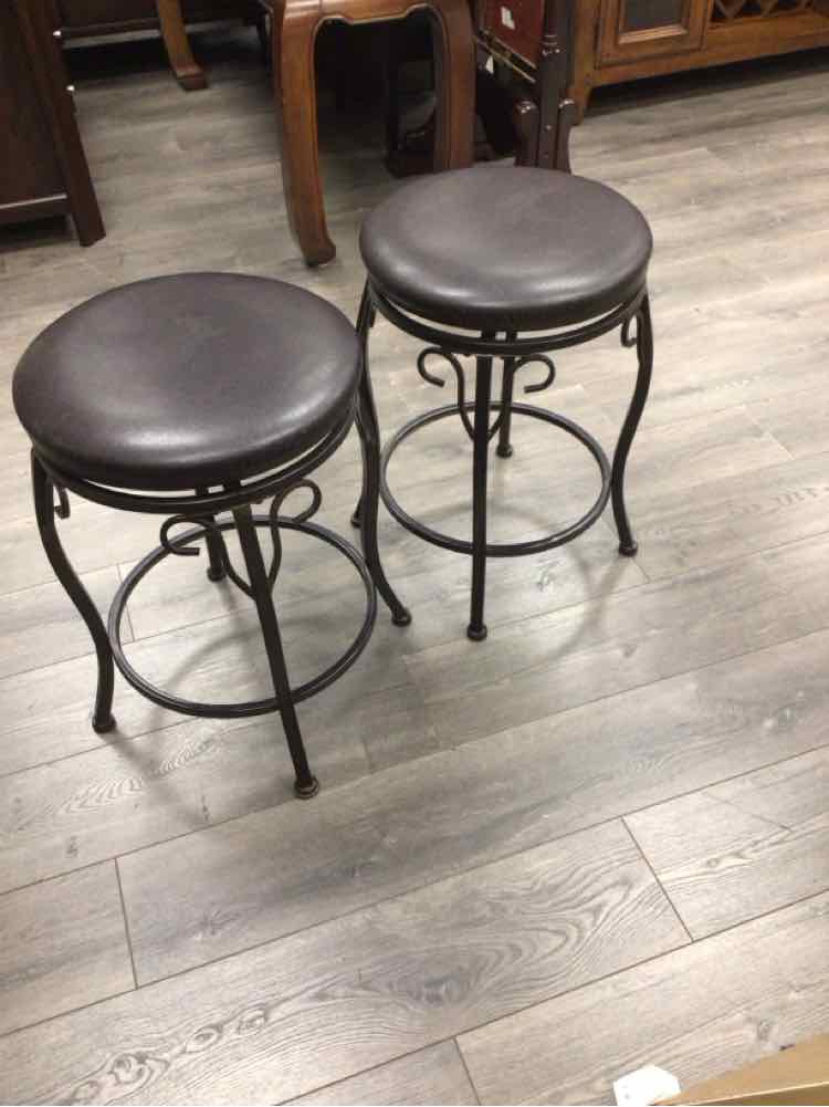 FAUX LEATHER BAR STOOLS WITH METAL LEGS