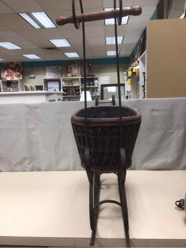 WICKER METAL SLED